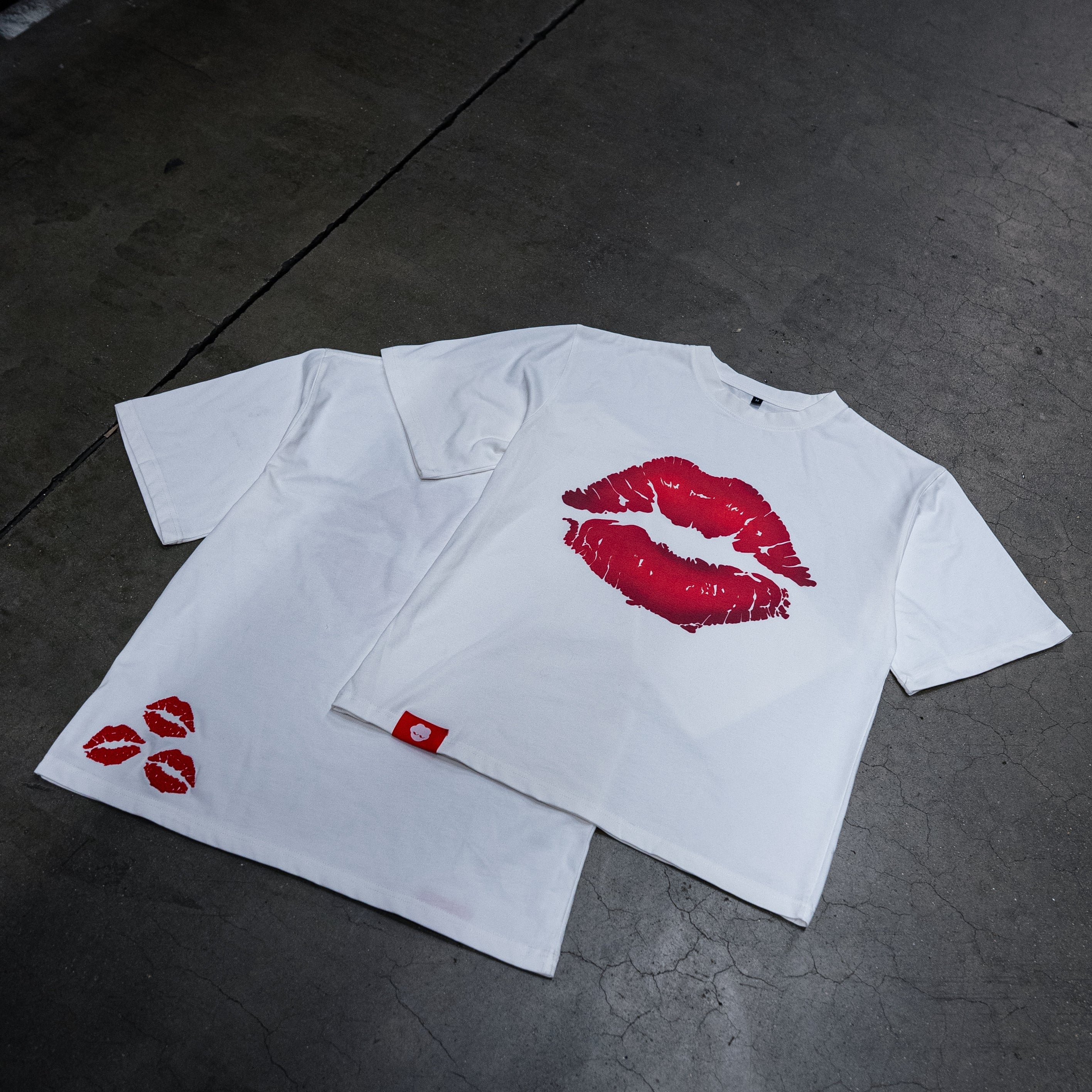 Kiss Tee - White