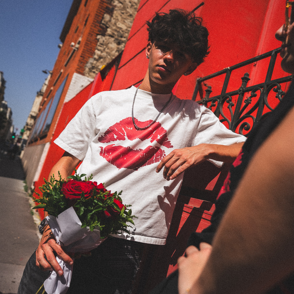 Kiss Tee - White