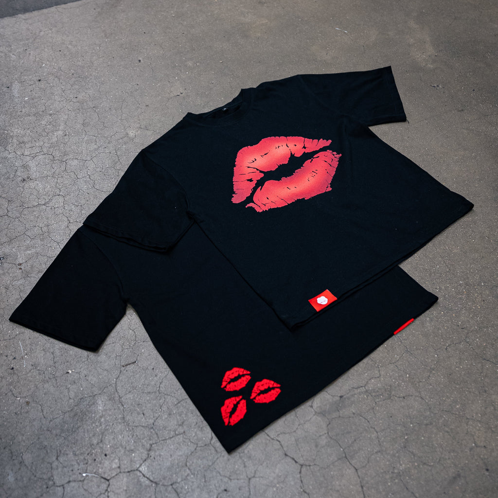 Kiss Tee - Black